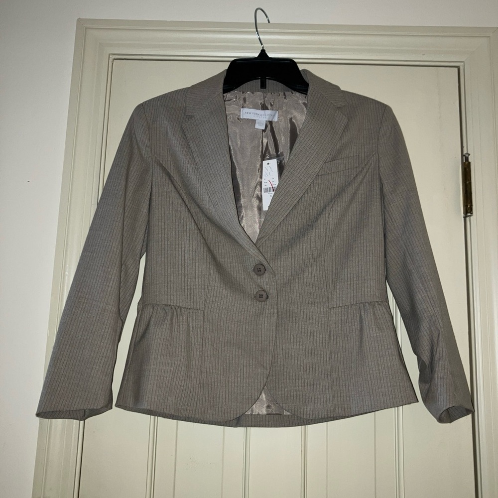 Women’s New York & Company Grey Pinstriped Blazer Jacket Size 6 NWT Button